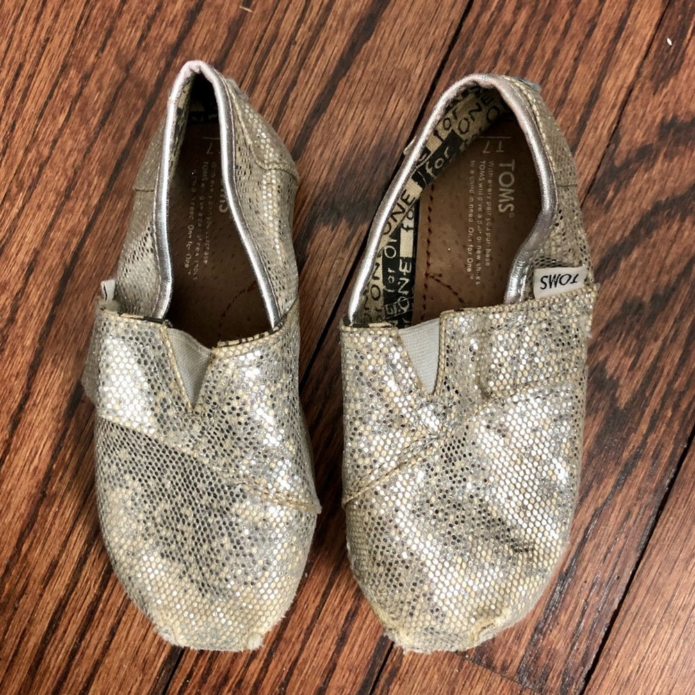 TOMS Tiny Silver Glitter Alpargata. Toddler Size 7